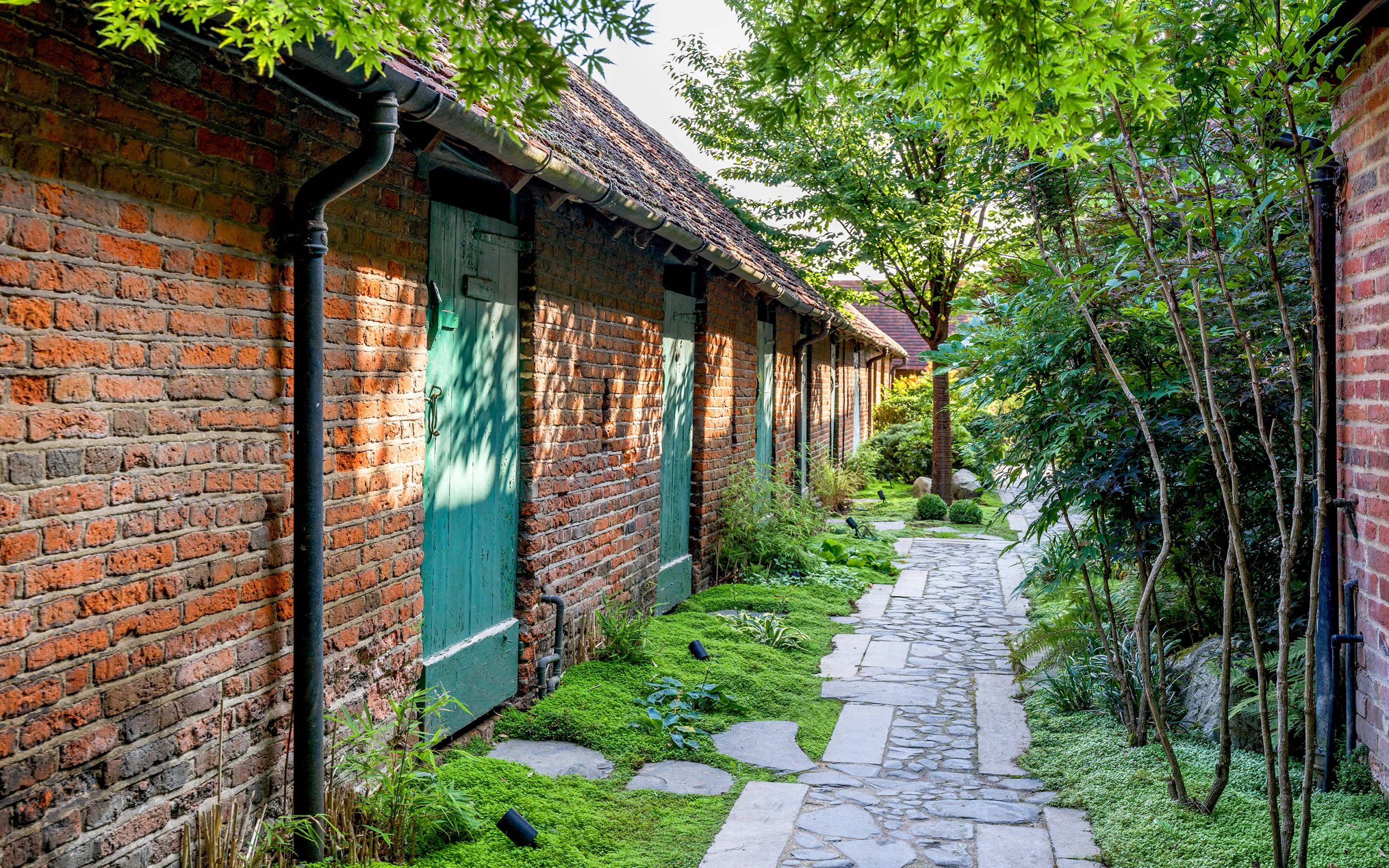 Farnham Surrey japanese garden stone paving walkway
