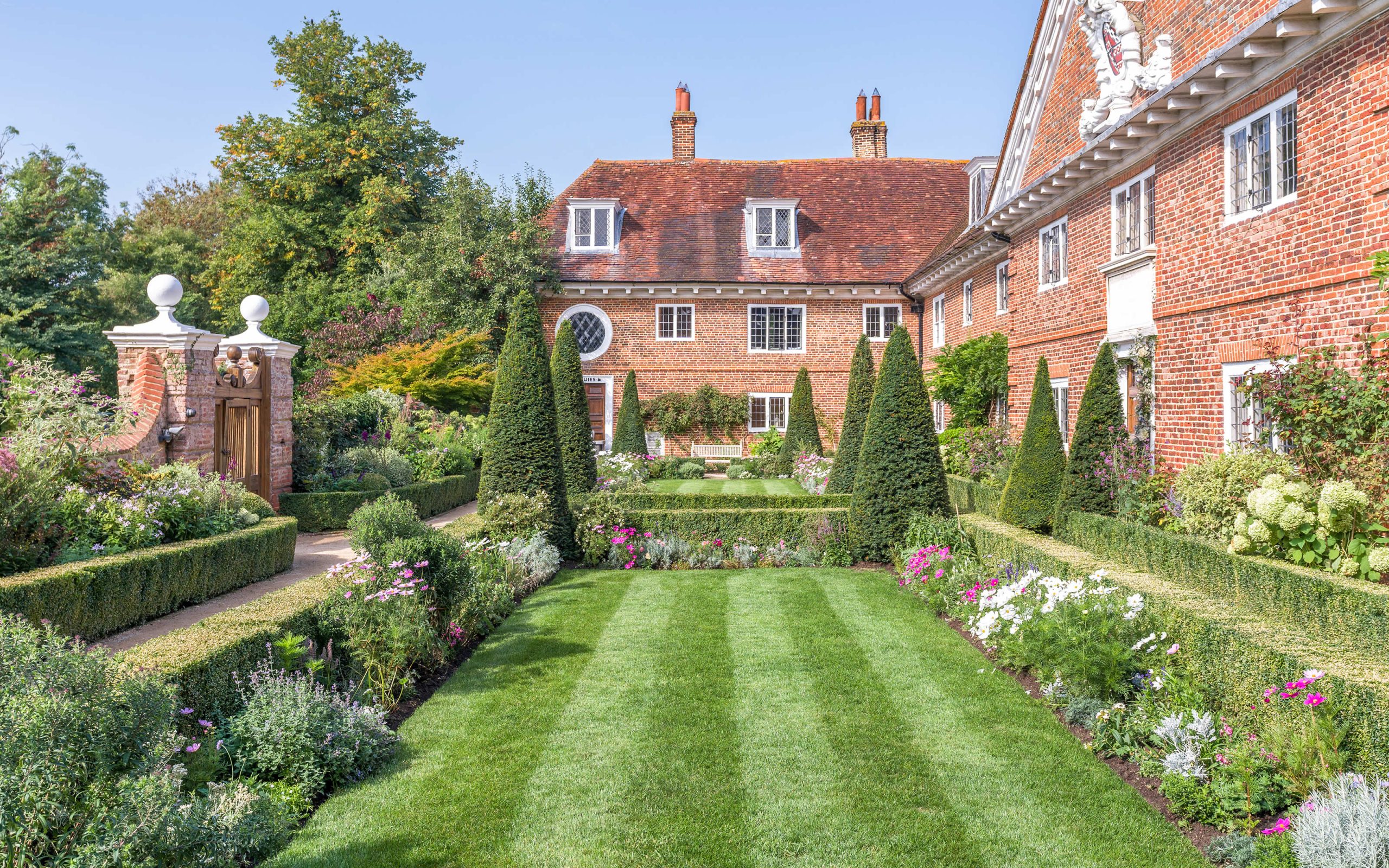 Surrey Woking garden estate classical topiary design